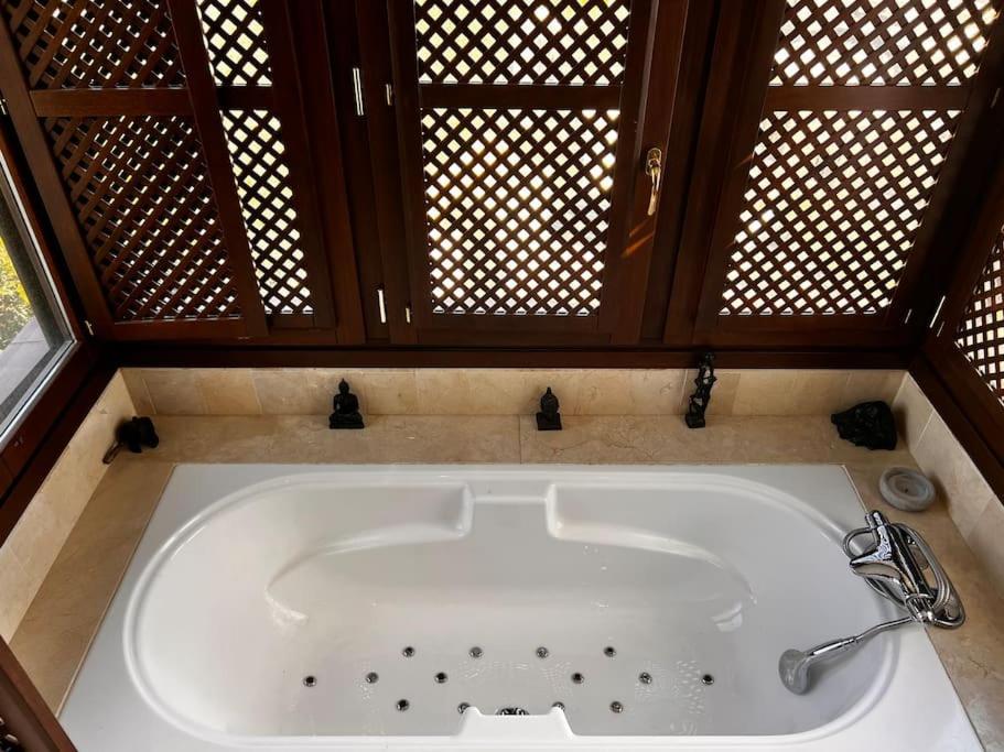 Sunkissed Luxury Panoramic Seaview In Marbella