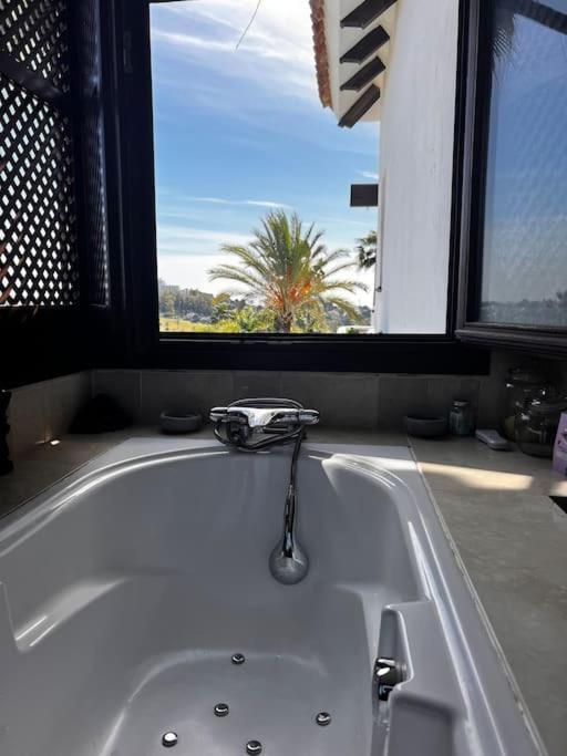 Sunkissed Luxury Panoramic Seaview In Marbella Villa Estepona