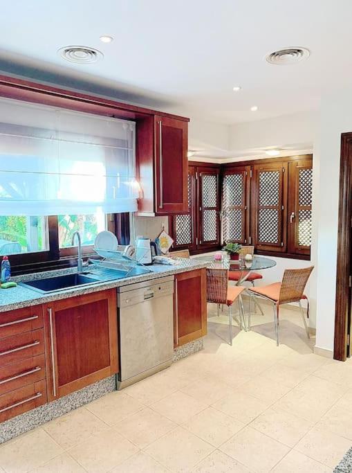 Villa Sunkissed Luxury Panoramic Seaview In Marbella